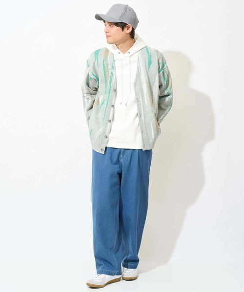 a.v.v(アーヴェヴェ)の「【トレンド】タックテーパードワイドデニムパンツ(セットアップ可)(デニムパンツ・メンズ・ホワイト/ブルー・48/46)」の5枚目の写真
