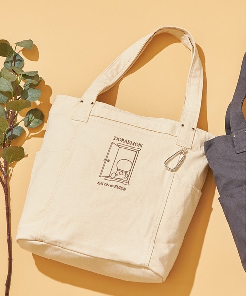 SALON de RUBAN（サロンドルヴァン）の「【SALON de RUBAN / サロン ド ルヴァン】 ドラえもん トートバッグ（トートバッグ・レディース・カーキ/アイボリー/グレー/ブルー/ブラック/グレイッシュベージュ/ダークグレー/グリーン/オレンジ系その他・FREE）」の2枚目の写真