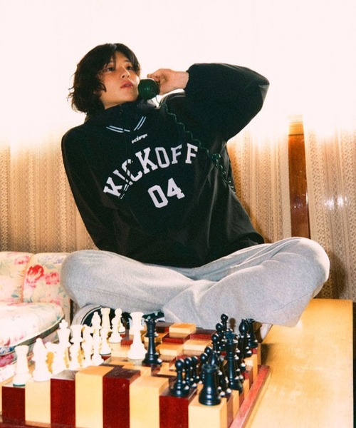 NASTY KICK(ナスティーキック)の「【UNISEX】NASTYKICK/Kick Off Vネックプルオーバ 2112937(Tシャツ/カットソー・レディース・ブラック/カーキ・MEDIUM/LARGE)」の5枚目の写真