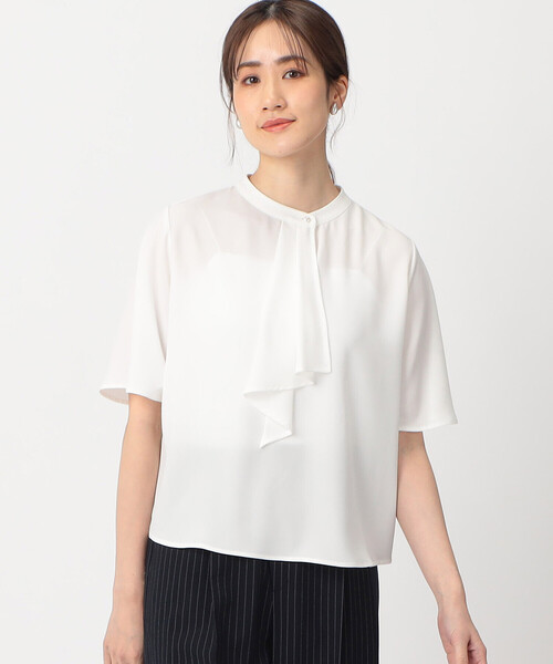 COMME CA ISM(コムサイズム)の「ボウタイ風 半袖ブラウス(シャツ/ブラウス・レディース・オフホワイト/ベージュ/ネイビー・LARGE/MEDIUM)」の2枚目の写真