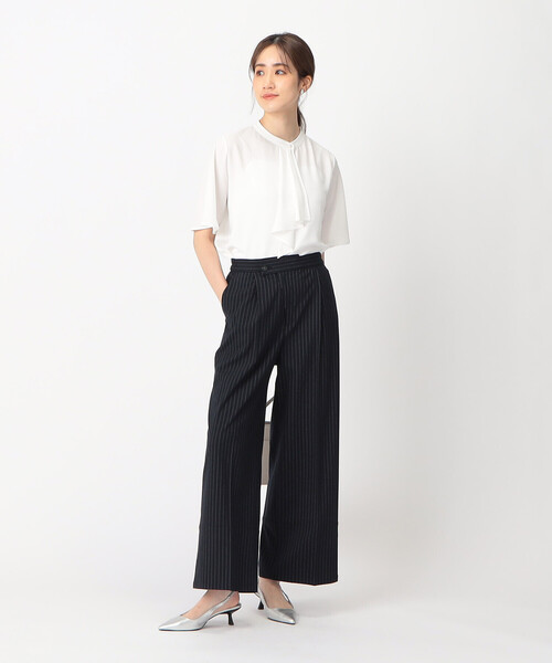 COMME CA ISM(コムサイズム)の「ボウタイ風 半袖ブラウス(シャツ/ブラウス・レディース・オフホワイト/ベージュ/ネイビー・LARGE/MEDIUM)」の4枚目の写真