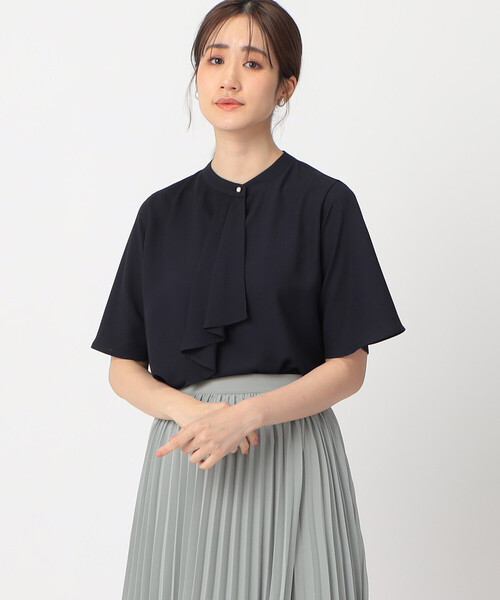 COMME CA ISM(コムサイズム)の「ボウタイ風 半袖ブラウス(シャツ/ブラウス・レディース・オフホワイト/ベージュ/ネイビー・LARGE/MEDIUM)」の10枚目の写真