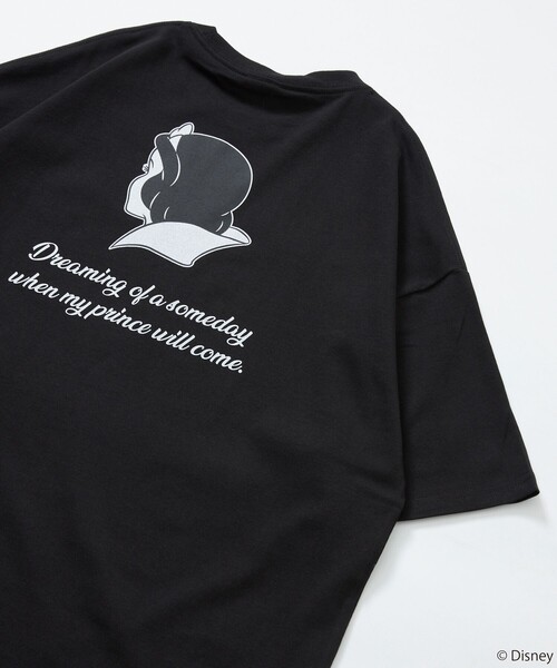 FREAK'S STORE（フリークスストア）の「限定展開/DISNEY ディズニー 白雪姫/別注 バックプリント クルーネックTシャツ（Tシャツ/カットソー・メンズ・ネイビー/ブラック/ホワイト・LARGE/MEDIUM/SMALL）」の13枚目の写真