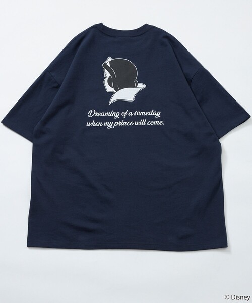 FREAK'S STORE（フリークスストア）の「限定展開/DISNEY ディズニー 白雪姫/別注 バックプリント クルーネックTシャツ（Tシャツ/カットソー・メンズ・ネイビー/ブラック/ホワイト・LARGE/MEDIUM/SMALL）」の14枚目の写真