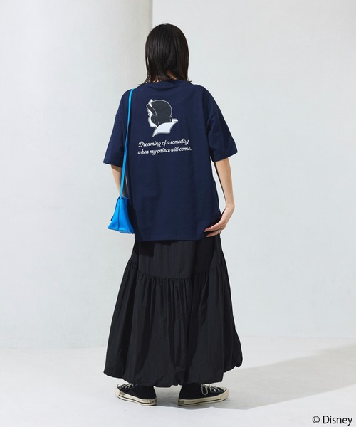 FREAK'S STORE（フリークスストア）の「限定展開/DISNEY ディズニー 白雪姫/別注 バックプリント クルーネックTシャツ（Tシャツ/カットソー・メンズ・ネイビー/ブラック/ホワイト・LARGE/MEDIUM/SMALL）」の22枚目の写真