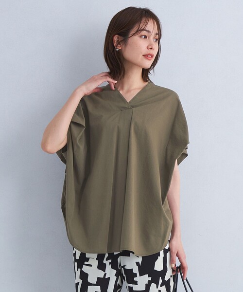 green label relaxing（グリーンレーベルリラクシング）の「ショルダータック ブラウス（シャツ/ブラウス・レディース・ホワイト/モカ/コバルトブルー/ネイビー・FREE）」の2枚目の写真