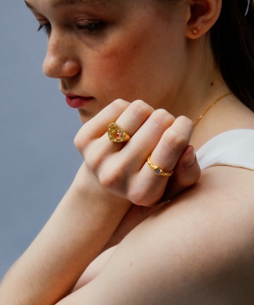 whim(ウィム)の「【NEW】Heart stone embed ring(リング・レディース・ゴールド/シルバー・#9/#13)」の10枚目の写真