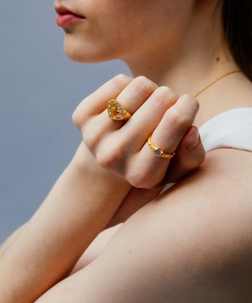 whim(ウィム)の「【NEW】Heart stone embed ring(リング・レディース・ゴールド/シルバー・#9/#13)」の11枚目の写真