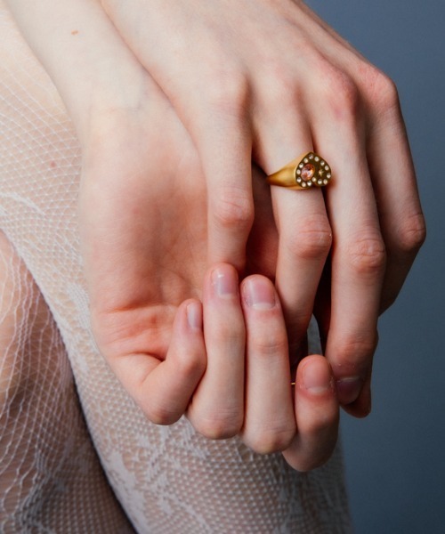 whim(ウィム)の「【NEW】Heart stone embed ring(リング・レディース・ゴールド/シルバー・#9/#13)」の13枚目の写真