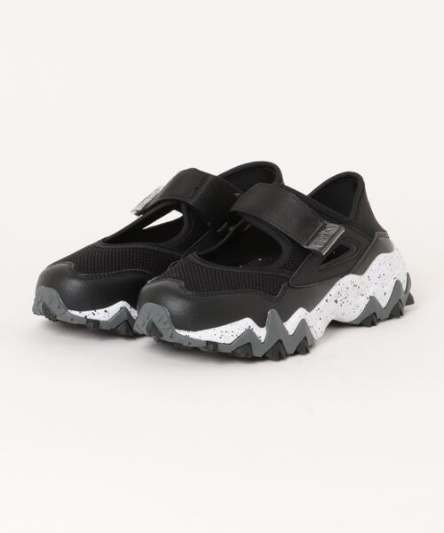 FILA(フィラ)の「FILA フィラ OAKMONT RECOVER オークモントリカバー USS24028003 BLACK(スニーカー・メンズ・ブラック・22.5cm/23.0cm/23.5cm/24.0cm/24.5cm/25.0cm/25.5cm/26.0cm/26.5cm/27.0cm/27.5cm/28.0cm/29.0cm)」の1枚目の写真
