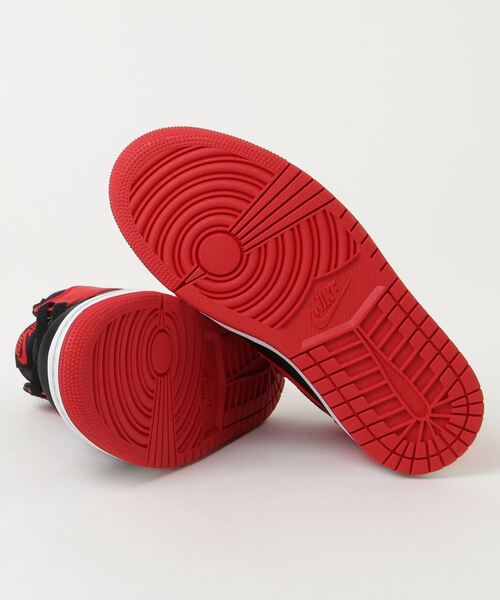 NIKE(ナイキ)の「NIKE WMNS AIR JORDAN 1 RETRO HI OG FD4810-061(スニーカー・レディース・ブラック・28cm/24.5㎝/23.5㎝/23㎝)」の6枚目の写真