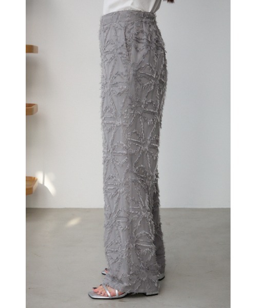 AZUL by moussy（アズールバイマウジー）の「フェザーフリンジジャガードパンツ（その他パンツ・レディース・ブラック/グレー・SMALL/MEDIUM）」の18枚目の写真