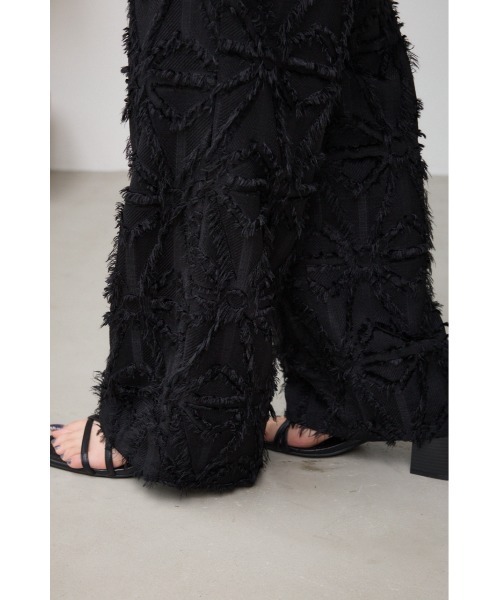 AZUL by moussy（アズールバイマウジー）の「フェザーフリンジジャガードパンツ（その他パンツ・レディース・ブラック/グレー・SMALL/MEDIUM）」の12枚目の写真