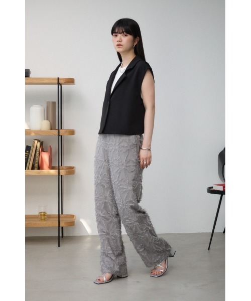 AZUL by moussy（アズールバイマウジー）の「フェザーフリンジジャガードパンツ（その他パンツ・レディース・ブラック/グレー・SMALL/MEDIUM）」の16枚目の写真