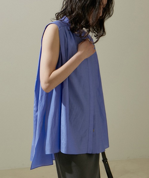 SALON adam et rope'（サロン アダム エ ロペ）の「ノースリーブギャザーフレアーブラウス（シャツ/ブラウス・レディース・ブルー/ブラック/ホワイト・FREE）」の3枚目の写真