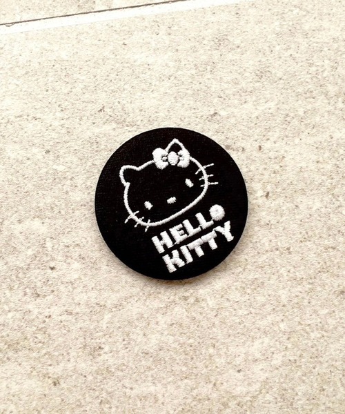 Me%（ミィパーセント）の「【HELLO KITTY】刺繍缶バッチ 108052（その他雑貨・レディース・イエロー系その他/ブルー系その他・FREE）」の2枚目の写真