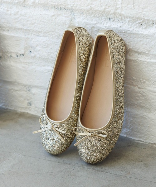 LAKOLE(ラコレ)の「【卒入式/オケージョンにも】キラキラアソートバレエ / 135007(パンプス・レディース・シルバー/ゴールド/ブラック・MEDIUM/LARGE)」の3枚目の写真