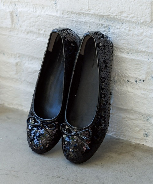 LAKOLE(ラコレ)の「【卒入式/オケージョンにも】キラキラアソートバレエ / 135007(パンプス・レディース・シルバー/ゴールド/ブラック・MEDIUM/LARGE)」の2枚目の写真