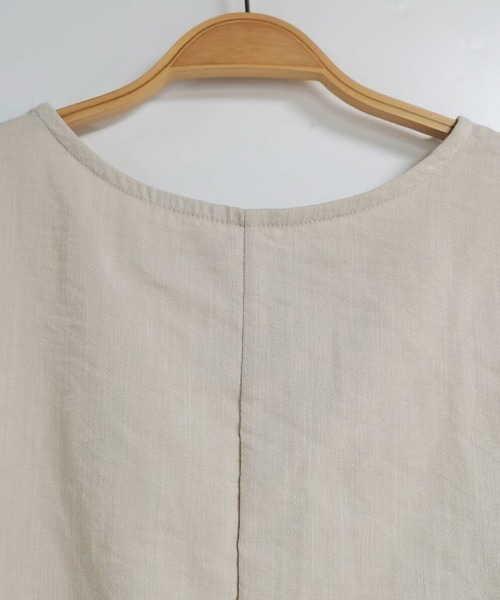 Doux Belle(ドゥーベル)の「アシメトリーベーシックトップス(Tシャツ/カットソー・レディース・ブラック/ブルー/ベージュ/ホワイト・FREE)」の6枚目の写真