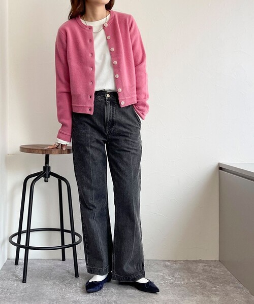 fredy emue（フレディエミュ）の「CASHMILE WOOL カーディガン（ニット/セーター・レディース・オフホワイト/サックスブルー/チャコールグレー/ピンク・38）」の16枚目の写真