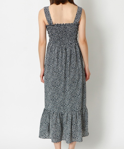 GORGE(ゴージ)の「《風になびく裾フリル》小花柄で魅せる旬顔ワンピ(ワンピース・レディース・ブルー/レッド/ブラック/アイボリー/オフホワイト/ブラック×ホワイト・F)」の15枚目の写真