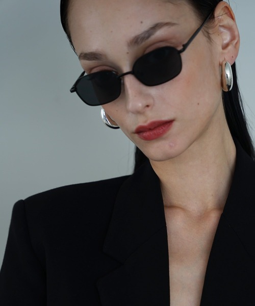 NUEF （ヌエフ）の「ユニセックス対応/NUEF/dix-sept17/サングラス/（サングラス・レディース・ブラック/ゴールド・FREE）」の11枚目の写真