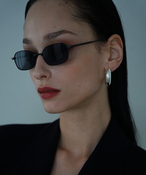 NUEF （ヌエフ）の「ユニセックス対応/NUEF/dix-sept17/サングラス/（サングラス・レディース・ブラック/ゴールド・FREE）」の9枚目の写真