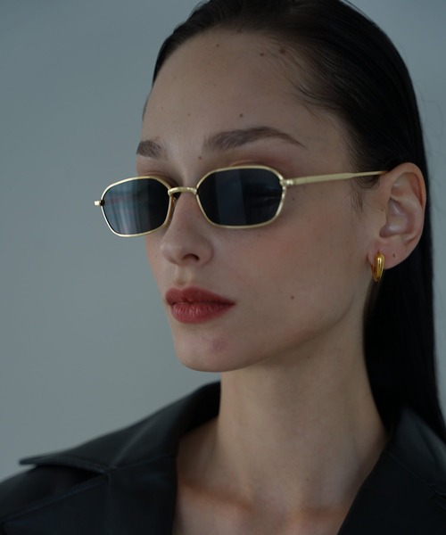 NUEF （ヌエフ）の「ユニセックス対応/NUEF/dix-sept17/サングラス/（サングラス・レディース・ブラック/ゴールド・FREE）」の10枚目の写真