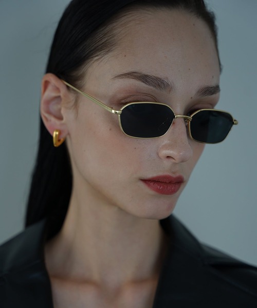 NUEF （ヌエフ）の「ユニセックス対応/NUEF/dix-sept17/サングラス/（サングラス・レディース・ブラック/ゴールド・FREE）」の13枚目の写真