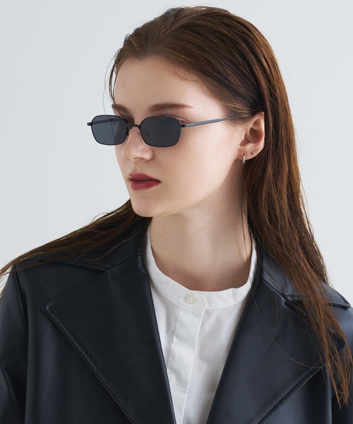 NUEF （ヌエフ）の「ユニセックス対応/NUEF/dix-sept17/サングラス/（サングラス・レディース・ブラック/ゴールド・FREE）」の5枚目の写真