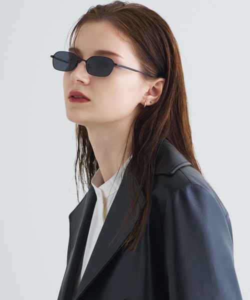 NUEF （ヌエフ）の「ユニセックス対応/NUEF/dix-sept17/サングラス/（サングラス・レディース・ブラック/ゴールド・FREE）」の6枚目の写真