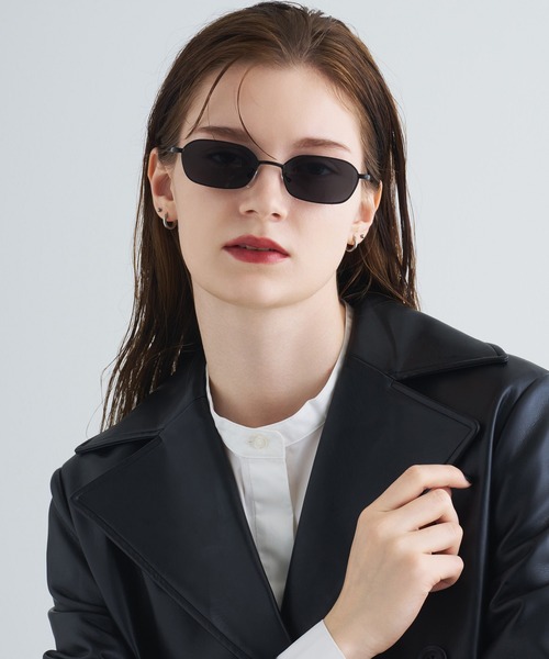 NUEF （ヌエフ）の「ユニセックス対応/NUEF/dix-sept17/サングラス/（サングラス・レディース・ブラック/ゴールド・FREE）」の8枚目の写真