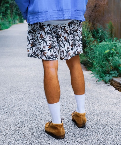 roial（ロイアル）の「WALK SHORTS/ROIAL(ロイアル)ボタニカル総柄ショートパンツ（その他パンツ・メンズ・ブラウン/オフホワイト・LARGE/X-LARGE/MEDIUM）」の7枚目の写真