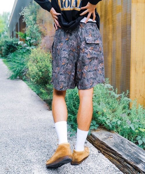 roial（ロイアル）の「WALK SHORTS/ROIAL(ロイアル)ボタニカル総柄ショートパンツ（その他パンツ・メンズ・ブラウン/オフホワイト・LARGE/X-LARGE/MEDIUM）」の14枚目の写真