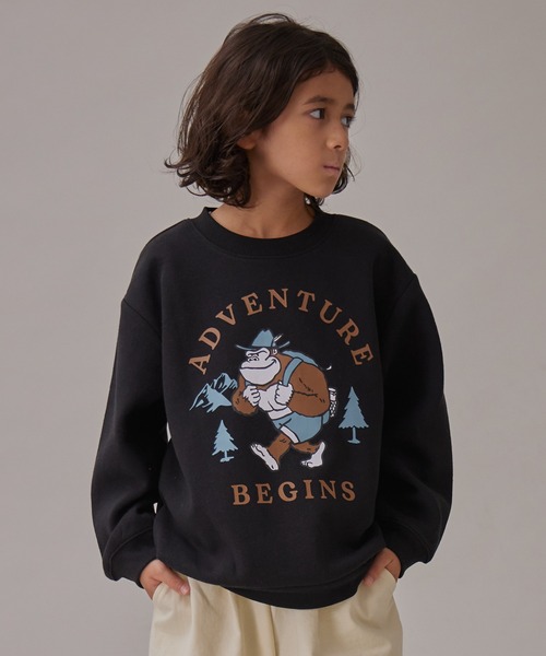 PAIRMANON STREET（ペアマノンストリート）の「【PAIRMANON STREET】裏起毛 プリント オーバサイズ スウェット トレーナー（スウェット・キッズ・グレー系その他2/グレー系その他3/グレー系その他4/グレー系その他5/オレンジ/グリーン系その他/ブルー系その他/ネイビー/ブラック系その他/ブラック系その他3/ブラック系その他5/ベージュ系その他3/グレー系その他/ブラック系その他2/レッド/レッド系その他/ブラック系その他4/ベージュ系その他/ベージュ系その他2/ブラウン・100/110/120/130/140/150/160/90）」の4枚目の写真