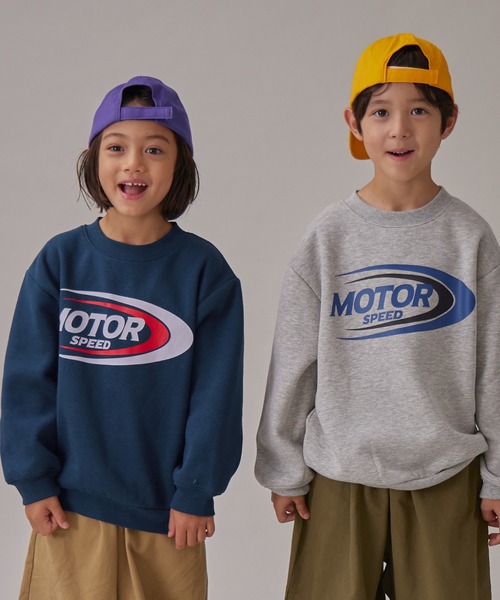 PAIRMANON STREET（ペアマノンストリート）の「【PAIRMANON STREET】裏起毛 プリント オーバサイズ スウェット トレーナー（スウェット・キッズ・グレー系その他2/グレー系その他3/グレー系その他4/グレー系その他5/オレンジ/グリーン系その他/ブルー系その他/ネイビー/ブラック系その他/ブラック系その他3/ブラック系その他5/ベージュ系その他3/グレー系その他/ブラック系その他2/レッド/レッド系その他/ブラック系その他4/ベージュ系その他/ベージュ系その他2/ブラウン・100/110/120/130/140/150/160/90）」の22枚目の写真