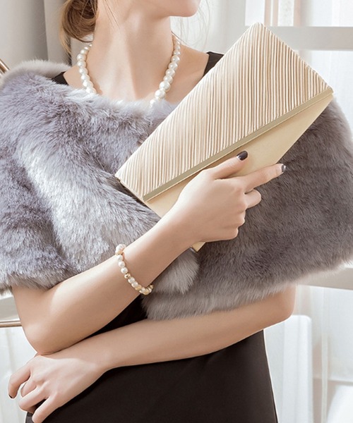 florist（フローリスト）の「【2way】アシンメトリープリーツオケージョンサテンクラッチバッグ（クラッチバッグ・レディース・シルバー/ブラック/クリーム・FREE）」の4枚目の写真