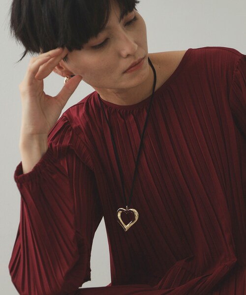 OPAQUE.CLIP(オペークドットクリップ)の「◆メタルハート×ベロアペンダント(ネックレス・レディース・ゴールド/シルバー・00)」の7枚目の写真