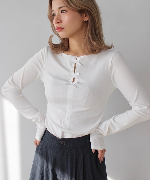 SANSeLF(サンセルフ)の「フロントリボンリブトップス【SANSeLF】 sanw24a036(Tシャツ/カットソー・レディース・ブラック/ホワイト・FREE)」の2枚目の写真
