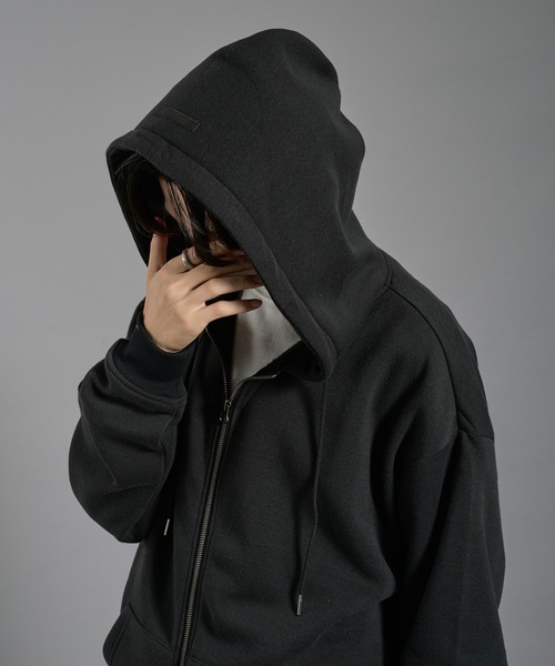 kutir（クティール）の「RUBBER LOGO DRAW CODE DOUBLE ZIP PARKA/ラバーロゴドローコードダブルジップパーカー（パーカー・メンズ・杢グレー/ブラック・MEDIUM/LARGE）」の8枚目の写真