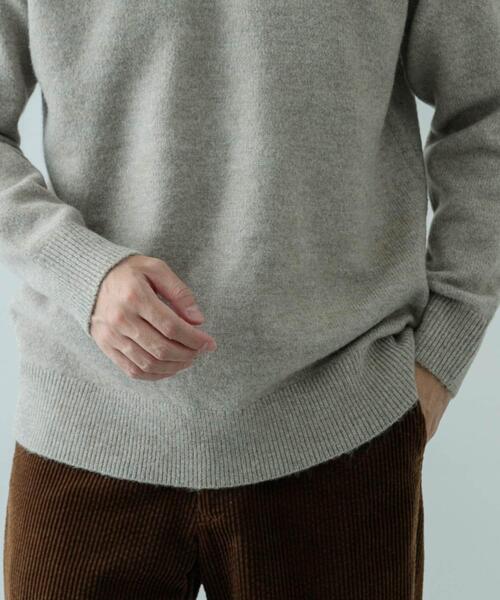 ITEMS URBANRESEARCH(アイテムズ アーバンリサーチ)の「ウール混 クルーネック ニット(ニット/セーター・メンズ・ベージュ/ブラック/チャコールグレー・MEDIUM/LARGE)」の14枚目の写真