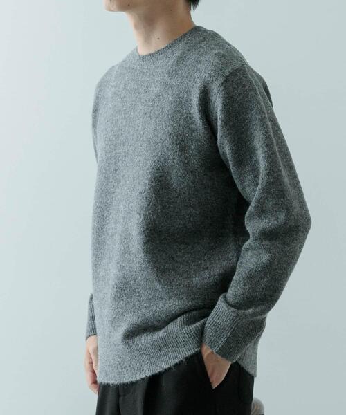 ITEMS URBANRESEARCH(アイテムズ アーバンリサーチ)の「ウール混 クルーネック ニット(ニット/セーター・メンズ・ベージュ/ブラック/チャコールグレー・MEDIUM/LARGE)」の5枚目の写真