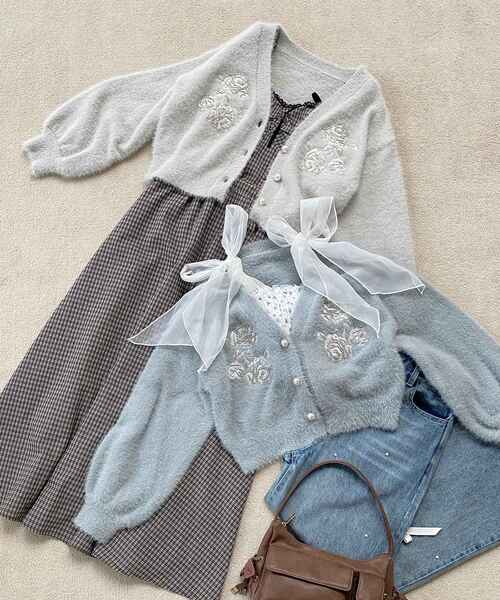 MAJESTIC LEGON（マジェスティックレゴン）の「キラキラビーズ刺繍シャギーカーデ（カーディガン/ボレロ・レディース・ピンク/ライトグレー/アイボリー/ブルー系その他5・MEDIUM）」の18枚目の写真