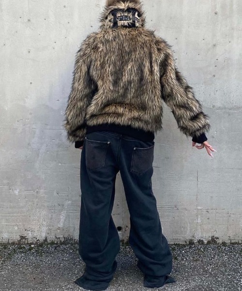 RACER WORLDWIDE(レーサーワールドワイド)の「ストリートファッション RACER WORLDWIDE レーサーワールドワイド Fur Bomber ファーボンバージャケット ボリュームジャケット ファーアウター ファーブルゾン フェイクファー ジップアウター 長袖アウター 羽織り ヒップホップスタイル ストリートブランド(ブルゾン・メンズ・ブラウン・L/M)」の12枚目の写真