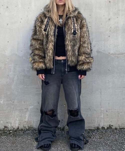 RACER WORLDWIDE(レーサーワールドワイド)の「ストリートファッション RACER WORLDWIDE レーサーワールドワイド Fur Bomber ファーボンバージャケット ボリュームジャケット ファーアウター ファーブルゾン フェイクファー ジップアウター 長袖アウター 羽織り ヒップホップスタイル ストリートブランド(ブルゾン・メンズ・ブラウン・L/M)」の11枚目の写真