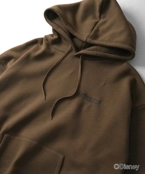 Disney(ディズニー)の「Disney / ディズニー ワンポイント刺繍 / バックプリント ビッグシルエットプルオーバーフーディー パーカー ユニセックス(パーカー・メンズ・グリーン/ライトグレー系/ライトグレー系2/グリーン系その他/ブラック/グレー系2/アッシュグレー/ブラック系その他/ブラック系その他3/ライトグレー系3/ブラウン系その他2/ブラウン系3・M/L)」の21枚目の写真