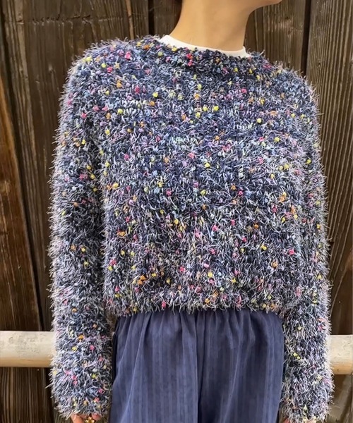 ISOOK（アイスー）の「ミックスカラーシャギーニット (comochi select) / ぽこぽこ セーター カラーニット ふわふわ ボリューム袖 装飾（ニット/セーター・レディース・ネイビー/アイボリー・FREE）」の11枚目の写真