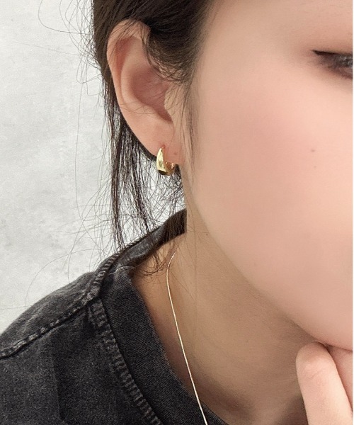 Burner(バーナー)の「【OKUOKU 0909】フープピアス 両耳用 oku-pierce-680075767389-4 Yn【RBTS】(ピアス(両耳用)・レディース・シルバー系その他/シルバー系その他2/ゴールド系その他2/ゴールド/ゴールド系その他/シルバー・FREE)」の5枚目の写真