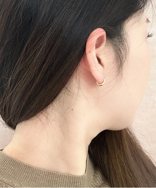 Burner(バーナー)の「【OKUOKU 0909】フープピアス 両耳用 oku-pierce-680075767389-4 Yn【RBTS】(ピアス(両耳用)・レディース・シルバー系その他/シルバー系その他2/ゴールド系その他2/ゴールド/ゴールド系その他/シルバー・FREE)」の21枚目の写真