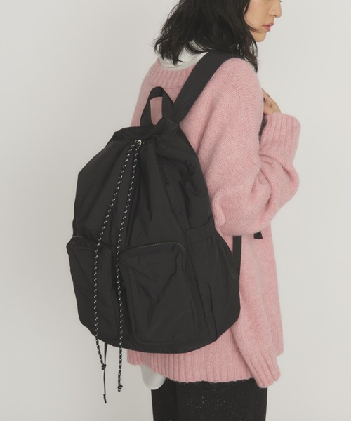 MERLOT（メルロー）の「パデットアウトポケットバックパック（バックパック/リュック・レディース・ブラック/ホワイト・FREE）」の2枚目の写真